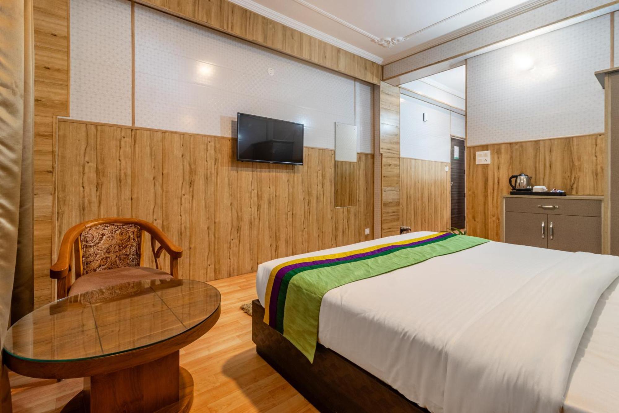 Hotel Treebo Srishti Vaikunth With Mountain View Shimla Zewnętrze zdjęcie